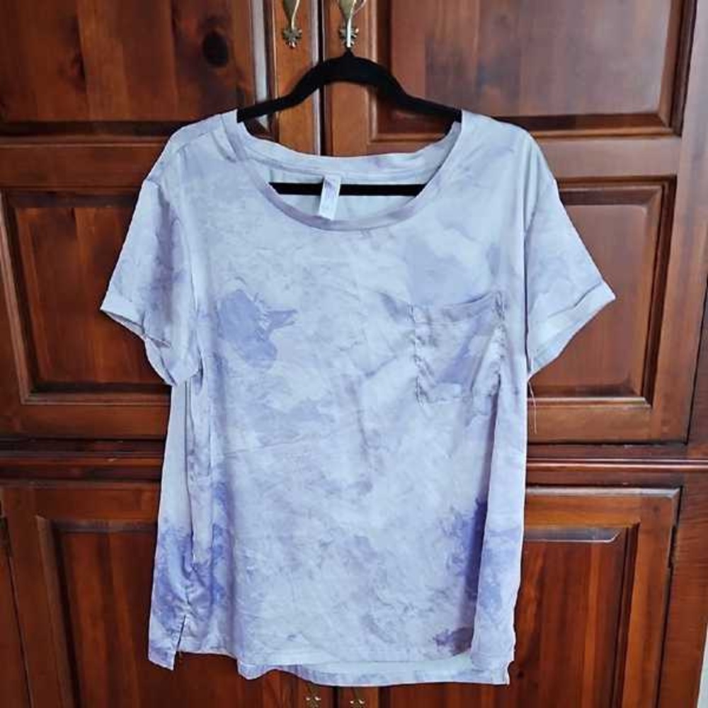 Women’s Lavender Tie-Dye Pocket Tee - Relaxed Short Sleeve